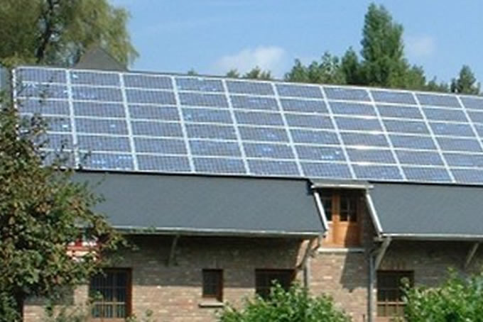 Installation d'un toit photovoltaïque